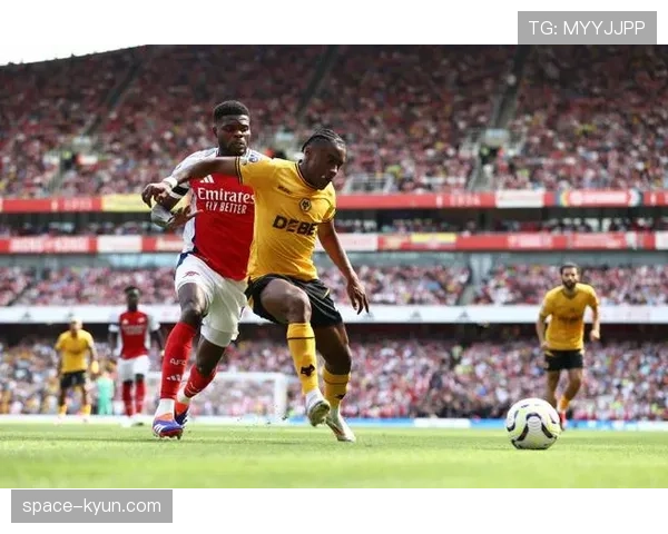 狼队新秀埃多齐射门中柱折射入网，戏剧性绝平阿森纳